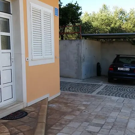 Apartment Albert Trogir